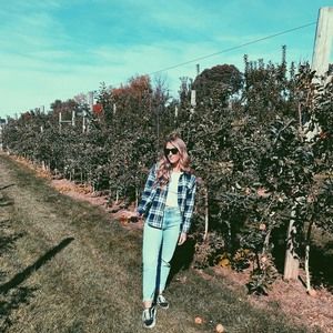 Meet your Posher, Lauren